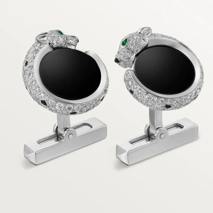 Manžetové knoflíčky Panthere De Cartier – rhodiované bílé zlato, diamanty, smaragdy, onyx – Cartier