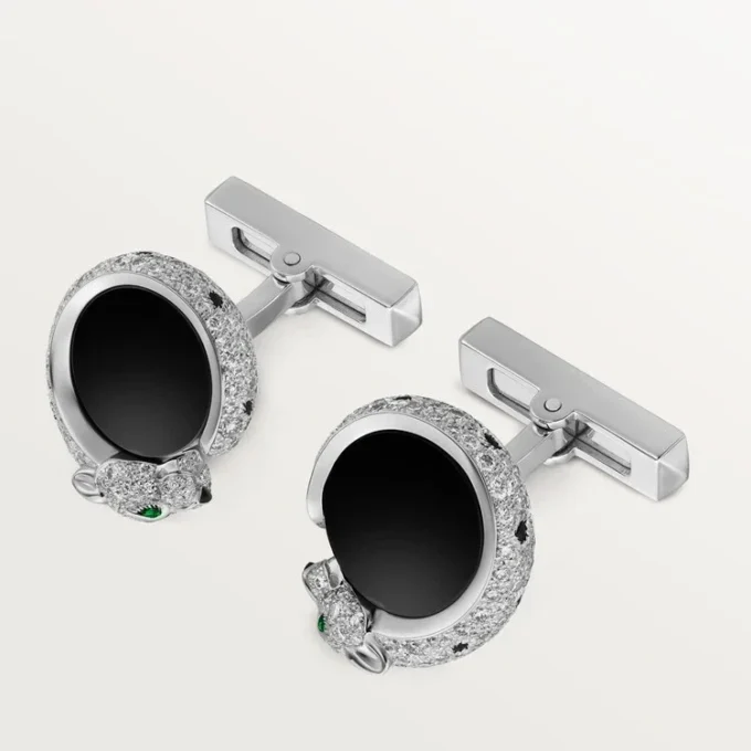 Manžetové knoflíčky Panthere De Cartier – rhodiované bílé zlato, diamanty, smaragdy, onyx – Cartier