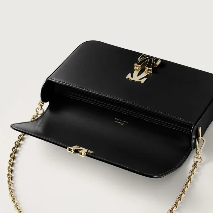 Mini kabelka na řetízku, Double C De Cartier – černá telecí kůže, zlatá a černá smaltovaná povrchová úprava – Cartier