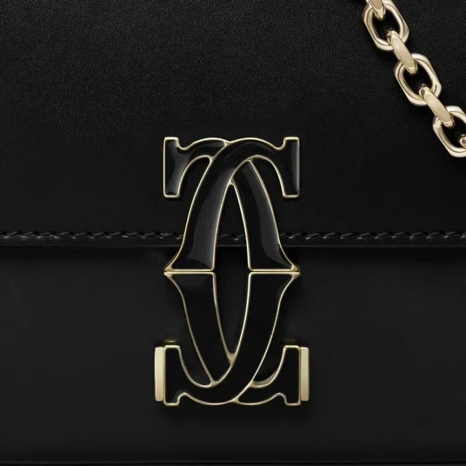 Mini kabelka na řetízku, Double C De Cartier – černá telecí kůže, zlatá a černá smaltovaná povrchová úprava – Cartier
