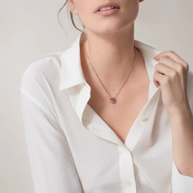 Náhrdelník Love, 6 diamantů – růžové zlato, bílé zlato, diamanty – Cartier