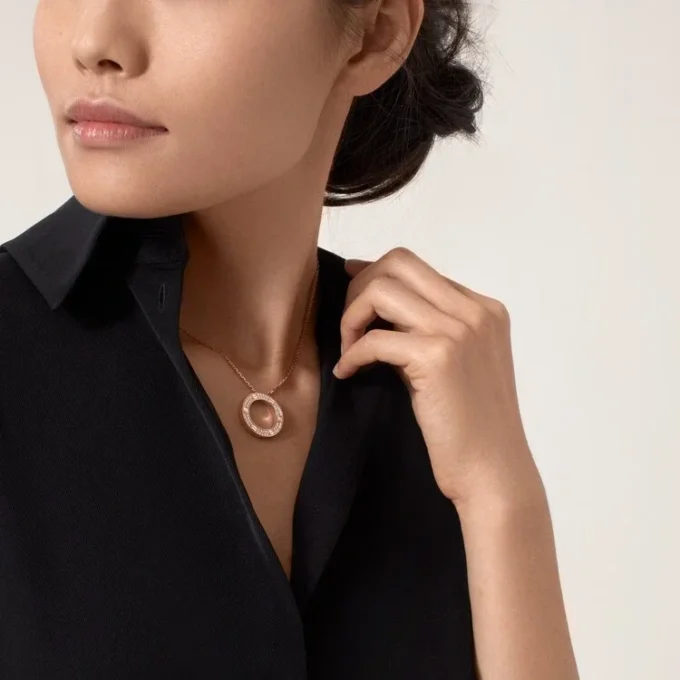 Náhrdelník Love – růžové zlato, diamanty – Cartier