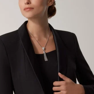 Náhrdelník Panthere De Cartier – bílé zlato, černý lak, smaragdy, onyx, diamanty – Cartier
