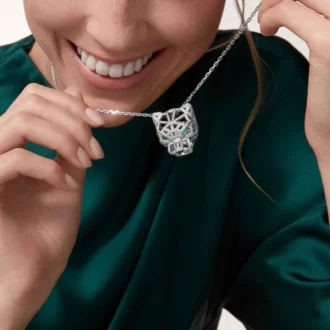 Náhrdelník Panthere De Cartier – bílé zlato, smaragdy, diamanty, onyx – Cartier