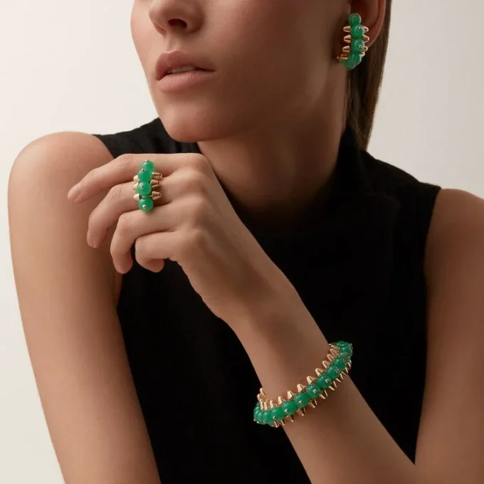 Jedna náušnice Clash De Cartier, chrysopras, extra velký model