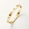 Náramek Love, klasický model, 10 diamantů