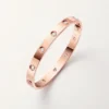 Náramek Love, klasický model, 10 diamantů