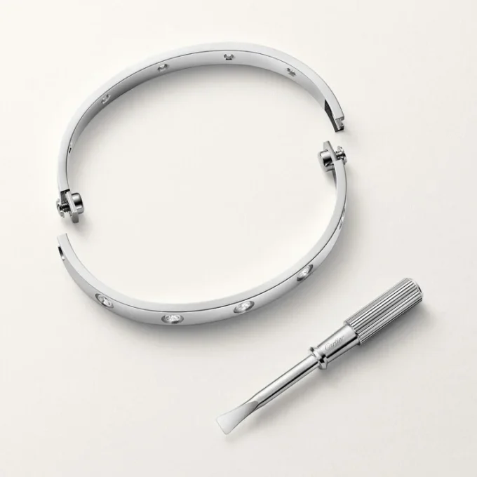 Náramek Love, klasický model, 10 diamantů