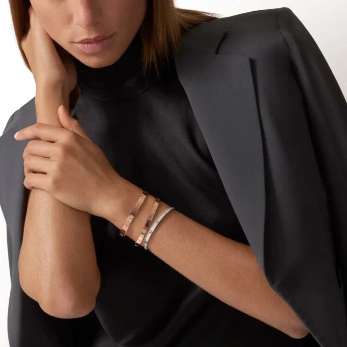 Náramek Love, klasický model, 4 diamanty