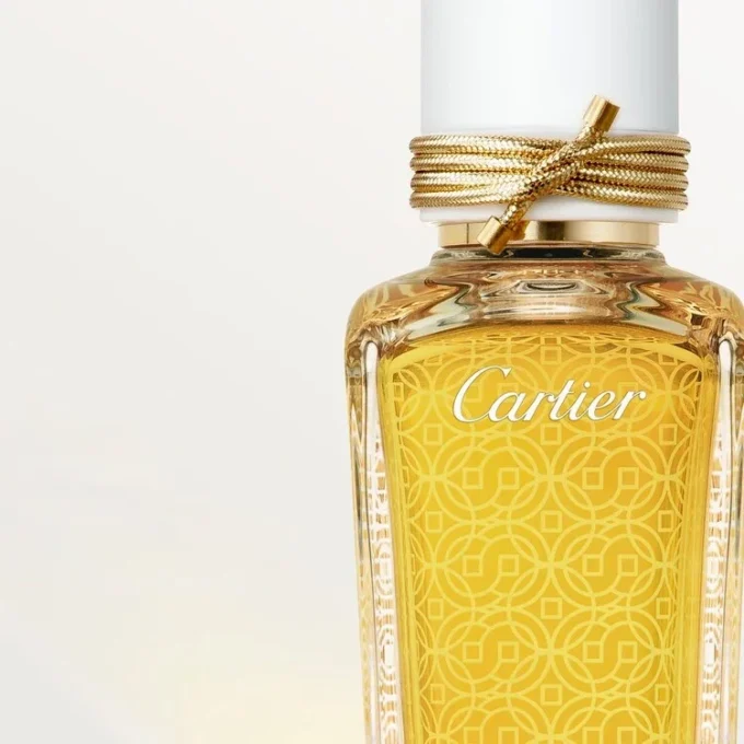 Parfém Oud & Pink – Les Heures Voyageuses | Cartier