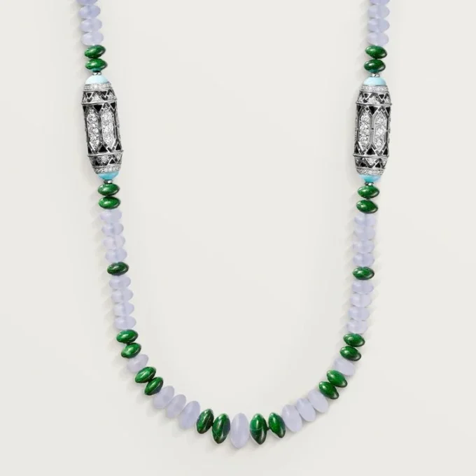 Šperkový náhrdelník – bílé zlato, chalcedon, skarn, tyrkys, černý lak, diamanty – Cartier