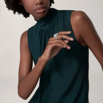 Prsten Panthere De Cartier – bílé zlato, onyx, smaragdy, diamanty – Cartier