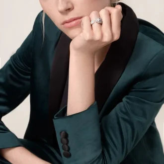 Prsten Panthere De Cartier – bílé zlato, smaragdy, onyx, diamanty – Cartier